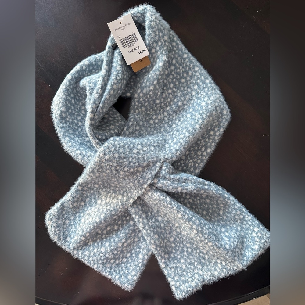 Doe Print Pull Through Scarf, Brand Unknown, One Size, New with Tags